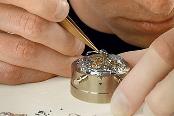 深圳卡地亚手表维修服务点地址